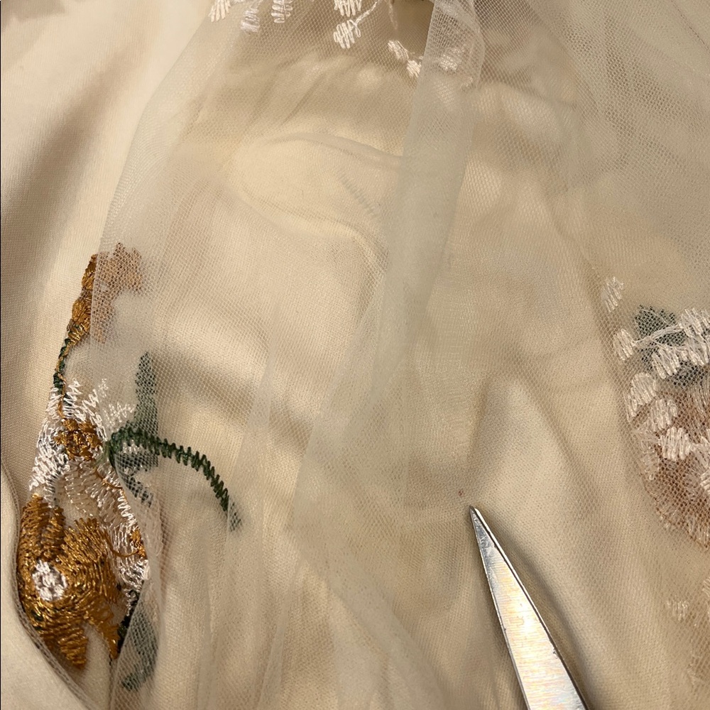 Baltic Born Cynthia Cream Embroidered Tulle Tier Midi Dress Size Large - Picture 11 of 11